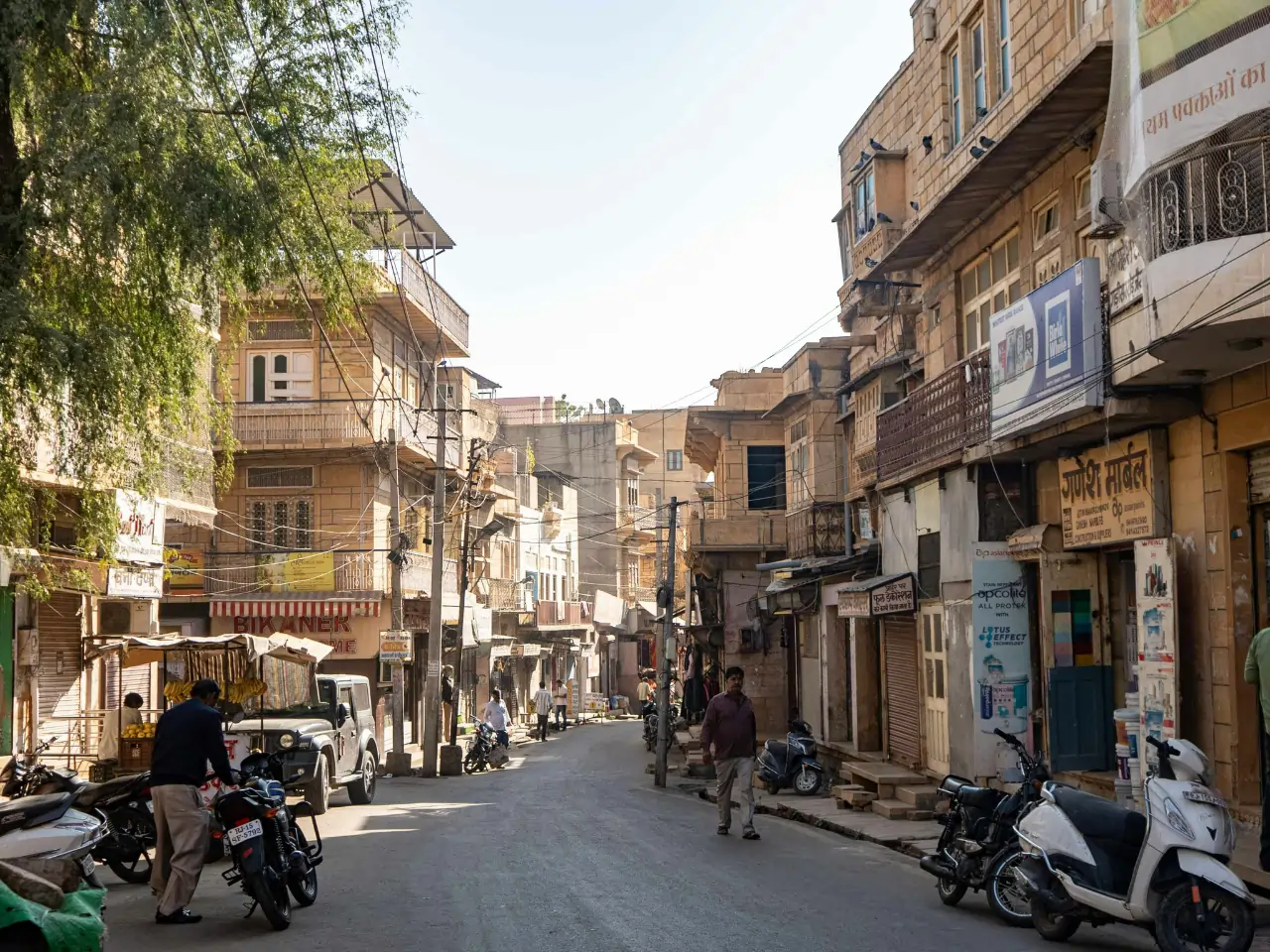 Lucknow to Allapur Taxi Service - Car Rental and Outstation Cab Booking