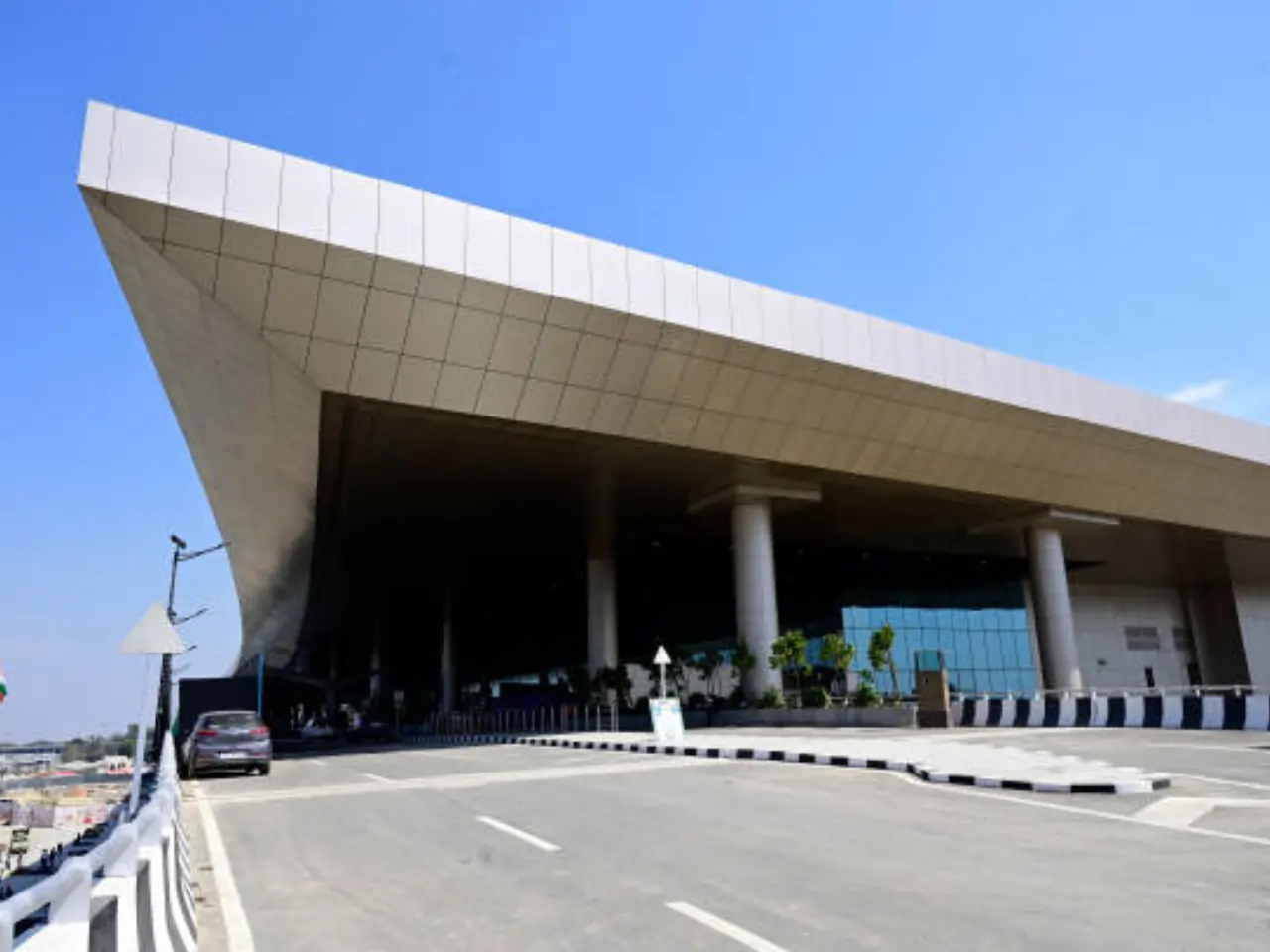 Airport Taxi Service – Online Taxi Booking