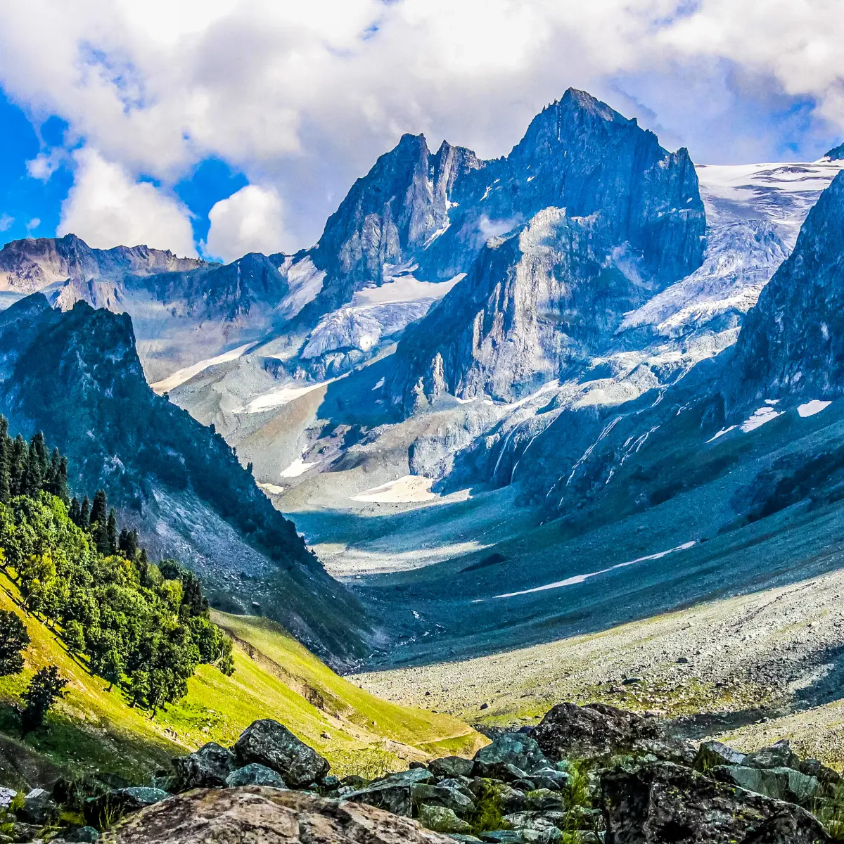 Cab Service in Jammu and Kashmir – Online Cab Booking